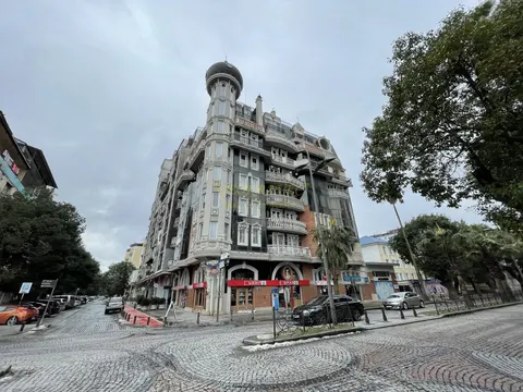 Новый жилой дом в центре города Батуми на улице Руставели у Шератона. Квартиры у моря.