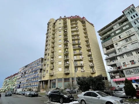 Новый 13 этажный жилой дом у ресторана Сан Ремо. Квартиры у моря.