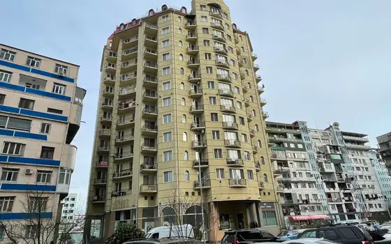 Новый 13 этажный жилой дом у ресторана Сан Ремо. Квартиры у моря.