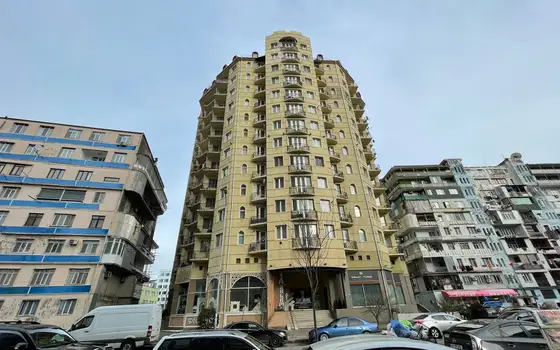 Новый 13 этажный жилой дом у ресторана Сан Ремо. Квартиры у моря.