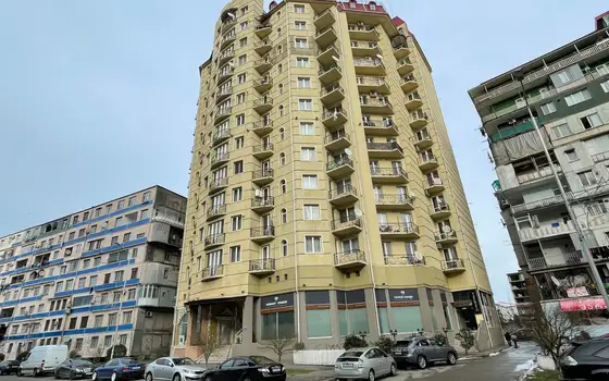 Новый 13 этажный жилой дом у ресторана Сан Ремо. Квартиры у моря.