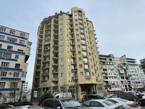 Новый 13 этажный жилой дом у ресторана Сан Ремо. Квартиры у моря.