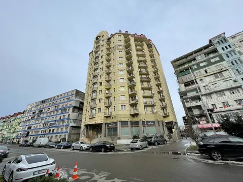 Новый 13 этажный жилой дом у ресторана Сан Ремо. Квартиры у моря.