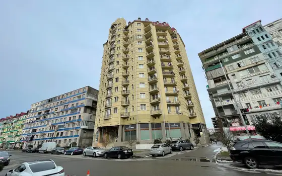 Новый 13 этажный жилой дом у ресторана Сан Ремо. Квартиры у моря.