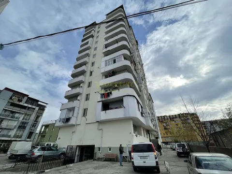 Новый дом в тихом районе города Батуми с видом на горы и на город.