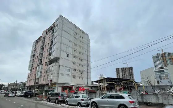 Новый жилой дом на улице Джавахишвили в Батуми. Квартиры с видом на горы.