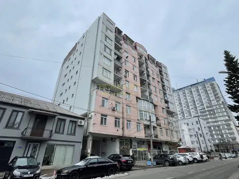 Новый жилой дом на улице Джавахишвили в Батуми. Квартиры с видом на горы.
