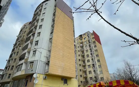 Новый 11 этажный жилой дом на улице Инасаридзе у моря.