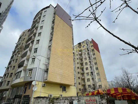 Новый 11 этажный жилой дом на улице Инасаридзе у моря.