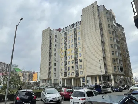 Новый 11 этажный жилой дом на улице Инасаридзе у моря.