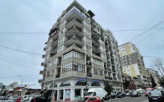 Новый жилой дом на улице Пушкина в Батуми. Квартиры с видом на город и на горы.