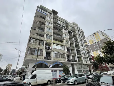 Новый жилой дом на улице Пушкина в Батуми. Квартиры с видом на город и на горы.