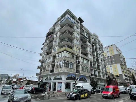 Новый жилой дом на улице Пушкина в Батуми. Квартиры с видом на город и на горы.