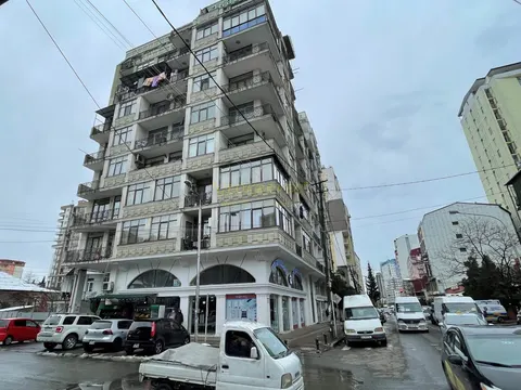 Новый жилой дом на улице Пушкина в Батуми. Квартиры с видом на город и на горы.