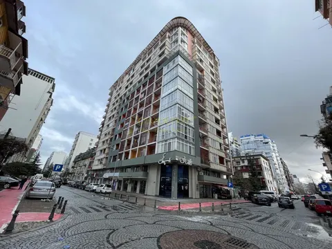 Новый жилой дом у парка 6 мая с видом на море и на горы.