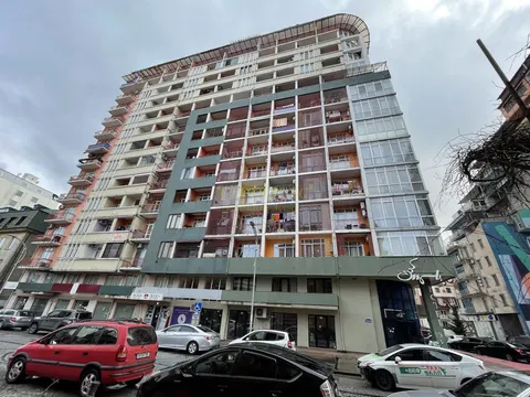 Новый жилой дом у парка 6 мая с видом на море и на горы.