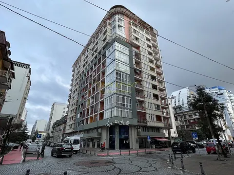 Новый жилой дом у парка 6 мая с видом на море и на горы.