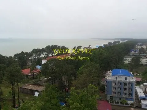 Новый 12 этажный жилой дом гостиничного типа у моря в Уреки. Квартиры с видом на море и на горы. Гурия. Грузия.