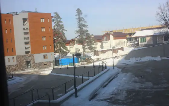 Новый жилой дом гостиничного типа ,,Орби Палас,,в горнолыжном курорте в Бакуриани. Апартаменты с видом на горы. Бакуриан