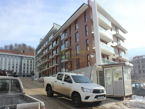 Новый жилой дом гостиничного типа ,,Орби Палас,,в горнолыжном курорте в Бакуриани. Апартаменты с видом на горы. Бакуриан