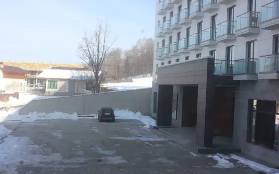 Новый жилой дом гостиничного типа ,,Орби Палас,,в горнолыжном курорте в Бакуриани. Апартаменты с видом на горы. Бакуриан