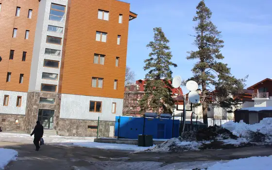 Новый жилой дом гостиничного типа ,,Орби Палас,,в горнолыжном курорте в Бакуриани. Апартаменты с видом на горы. Бакуриан