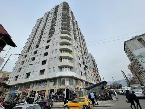 Новый жилой дом в центре города Батуми у моря. Квартиры с видом на море и на горы.