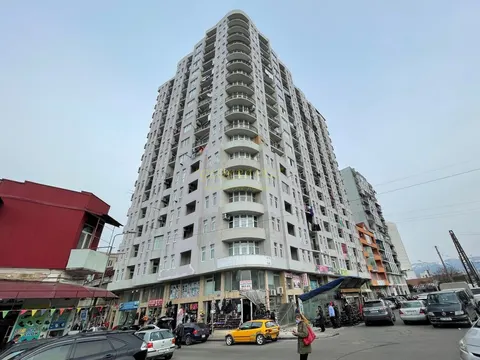 Новый жилой дом в центре города Батуми у моря. Квартиры с видом на море и на горы.