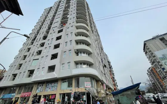 Новый жилой дом в центре города Батуми у моря. Квартиры с видом на море и на горы.