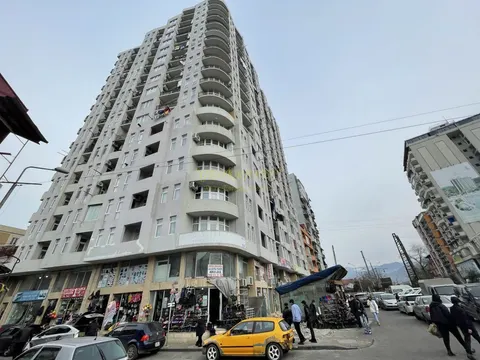 Новый жилой дом в центре города Батуми у моря. Квартиры с видом на море и на горы.