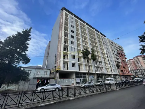 Новый 12-этажный жилой дом на улице Сулаберидзе в Батуми. Квартиры с видом на море и горы.