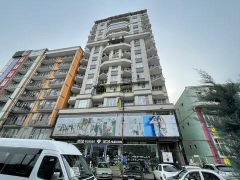 Новый 15 этажный жилой дом в старом Батуми на улице Церетели. Квартиры с видом на море и на город.