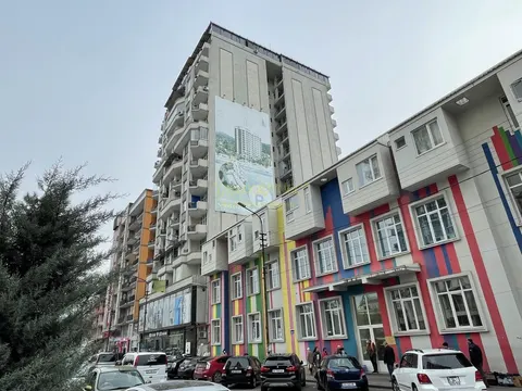 Новый 15 этажный жилой дом в старом Батуми на улице Церетели. Квартиры с видом на море и на город.