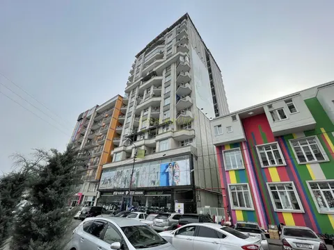 Новый 15 этажный жилой дом в старом Батуми на улице Церетели. Квартиры с видом на море и на город.