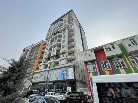 Новый 15 этажный жилой дом в старом Батуми на улице Церетели. Квартиры с видом на море и на город.