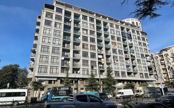Новый жилой дом ,,DS Old Batumi" в центре города Батуми у кафедрального собора. Квартиры с видом на город и на горы.