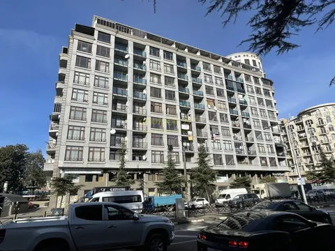Новый жилой дом ,,DS Old Batumi" в центре города Батуми у кафедрального собора. Квартиры с видом на город и на горы.