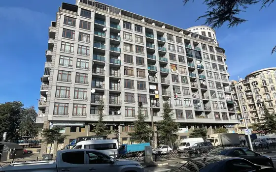 Новый жилой дом ,,DS Old Batumi" в центре города Батуми у кафедрального собора. Квартиры с видом на город и на горы.