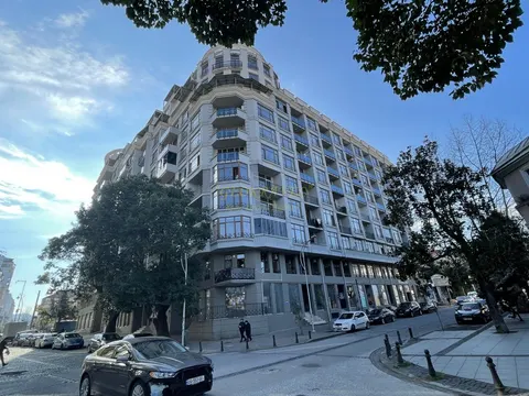 Новый жилой дом ,,DS Old Batumi" в центре города Батуми у кафедрального собора. Квартиры с видом на город и на горы.