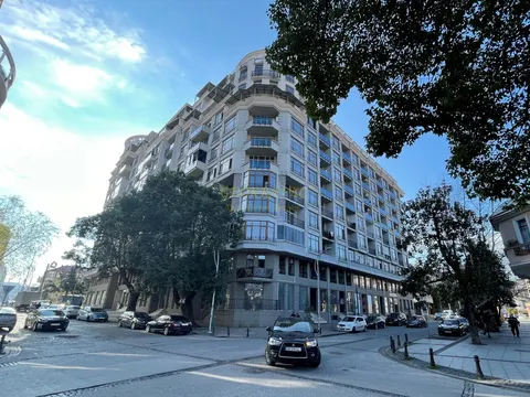 Новый жилой дом ,,DS Old Batumi" в центре города Батуми у кафедрального собора. Квартиры с видом на город и на горы.