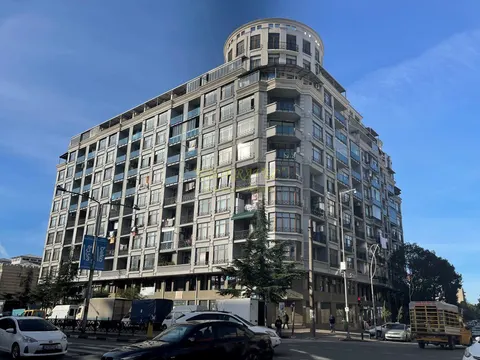 Новый жилой дом ,,DS Old Batumi" в центре города Батуми у кафедрального собора. Квартиры с видом на город и на горы.