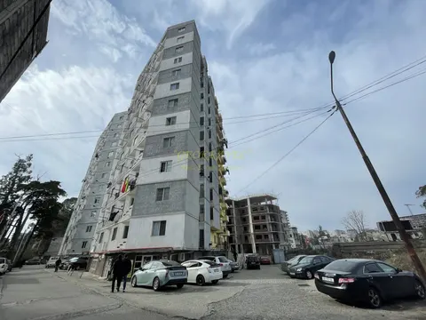Новый 12 этажный жилой дом у стадиона регби. Квартиры с видом на стадион и на город.
