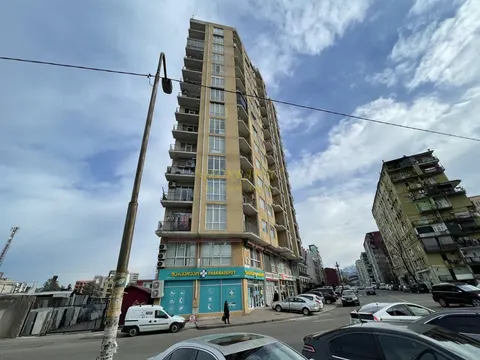 Новый Жилой дом у оптового рынка. Квартиры с видом на город и на горы.