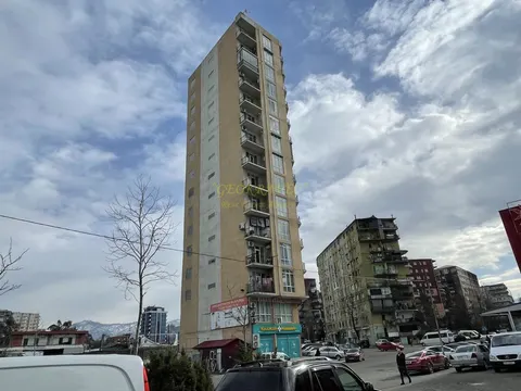 Новый Жилой дом у оптового рынка. Квартиры с видом на город и на горы.