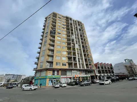 Новый Жилой дом у оптового рынка. Квартиры с видом на город и на горы.