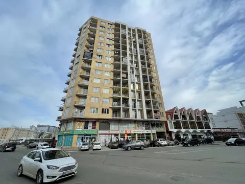Новый Жилой дом у оптового рынка. Квартиры с видом на город и на горы.