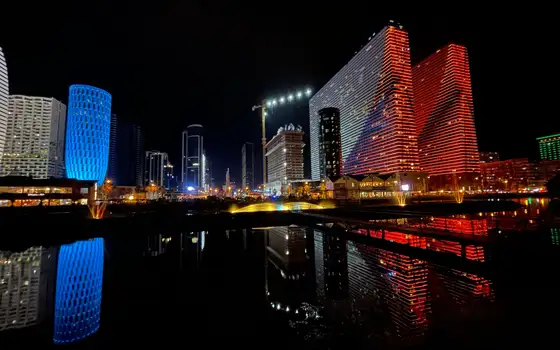 Элитный комплекс гостиничного типа ,,ORBI SITY" на берегу моря в Батуми. 55-этажный элитный комплекс у моря на ул.Ш.Химш