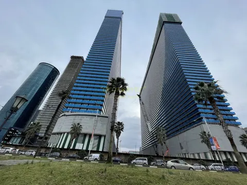 Элитный комплекс гостиничного типа ,,ORBI SITY" на берегу моря в Батуми. 55-этажный элитный комплекс у моря на ул.Ш.Химш