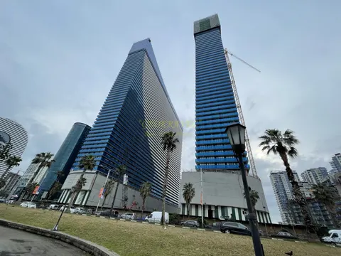 Элитный комплекс гостиничного типа ,,ORBI SITY" на берегу моря в Батуми. 55-этажный элитный комплекс у моря на ул.Ш.Химш