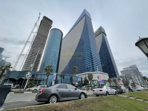 Элитный комплекс гостиничного типа ,,ORBI SITY" на берегу моря в Батуми. 55-этажный элитный комплекс у моря на ул.Ш.Химш